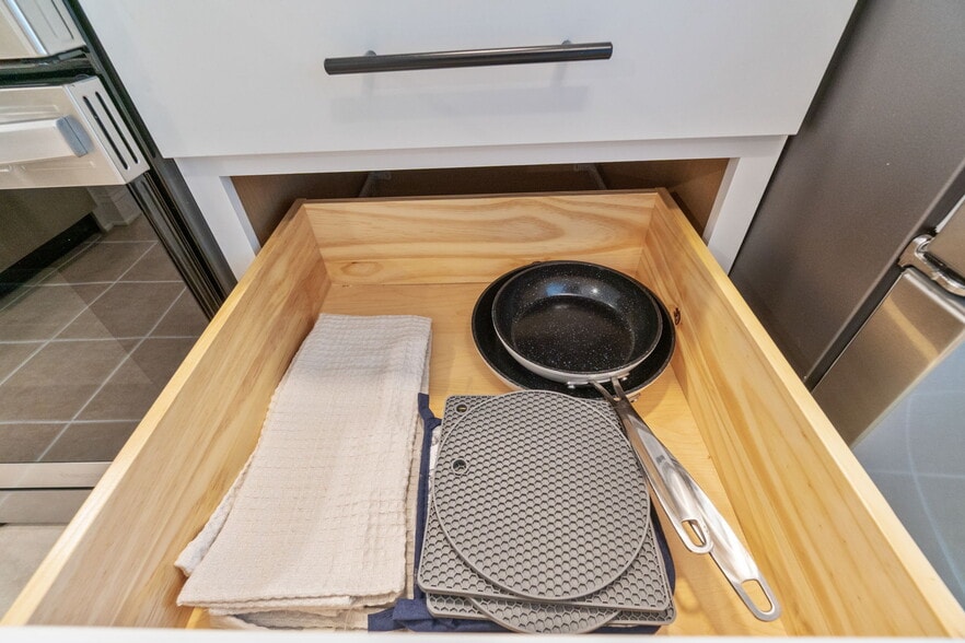 Building Photo - 433 Cerromar Ln