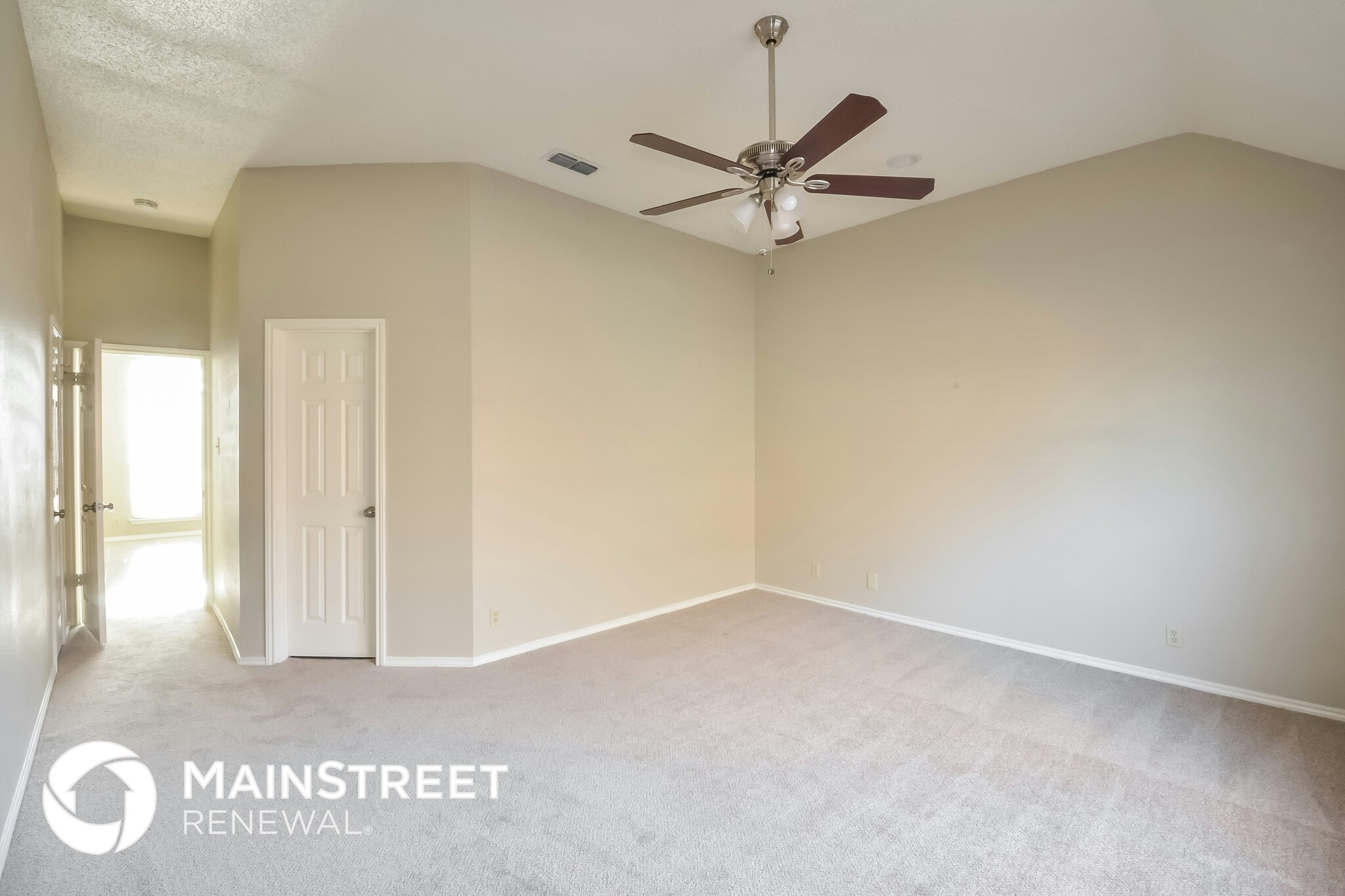 Building Photo - 10743 Mustang Ridge