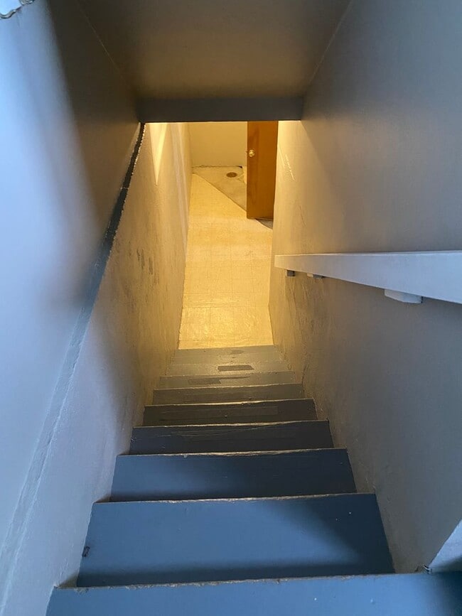 Building Photo - 6 Bedrooms, Endless Possibilities & $500 Off First Month's Rent!