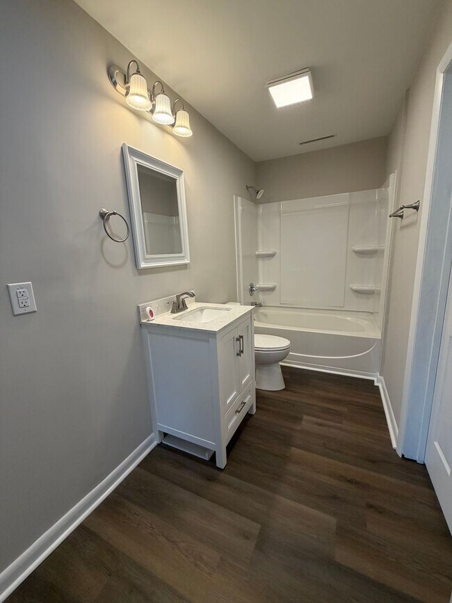Building Photo - 228 College Dr