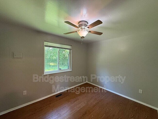 Building Photo - 4952 Leeper St