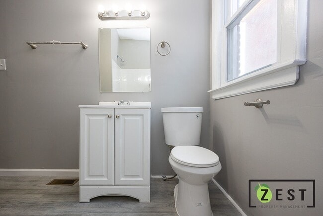 Building Photo - 3783 Tyler St