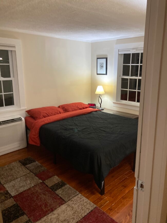 Bedroom 1 - 252 Loudoun St SW