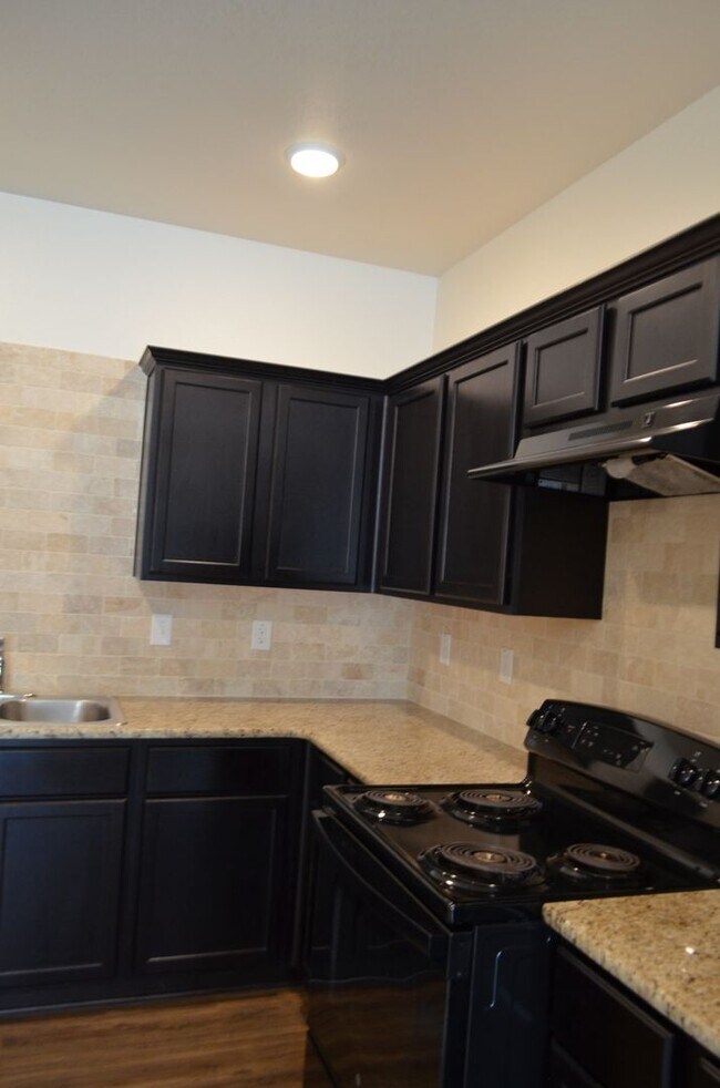 Building Photo - 916 Industrial Ave