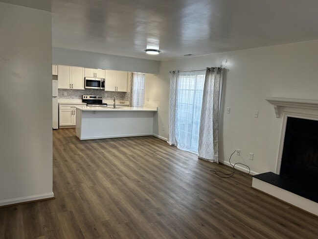 Living room/ kitchen area - 2304 Cretan Ct