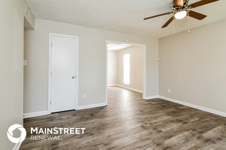 Building Photo - 3982 Twin Lakes Dr