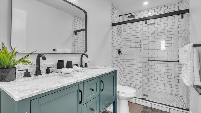 Building Photo - 2201 N 50th Ave