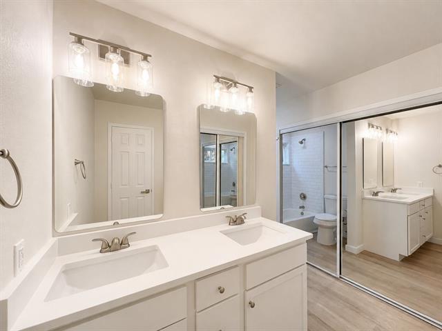 Building Photo - 300 Lamesa Ct