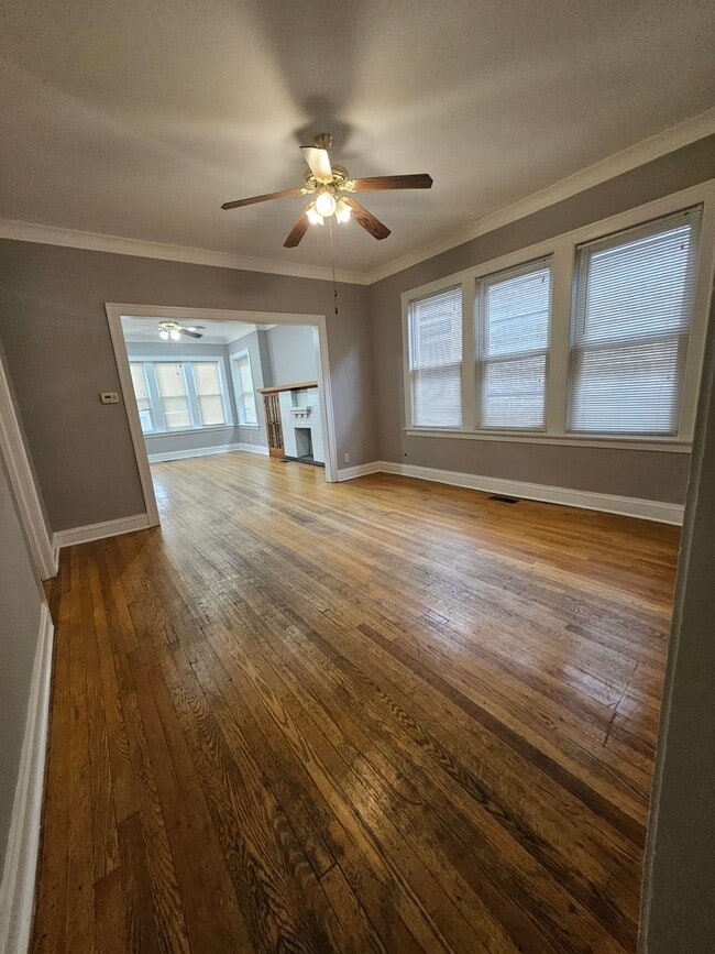 Building Photo - 6136 S Richmond St