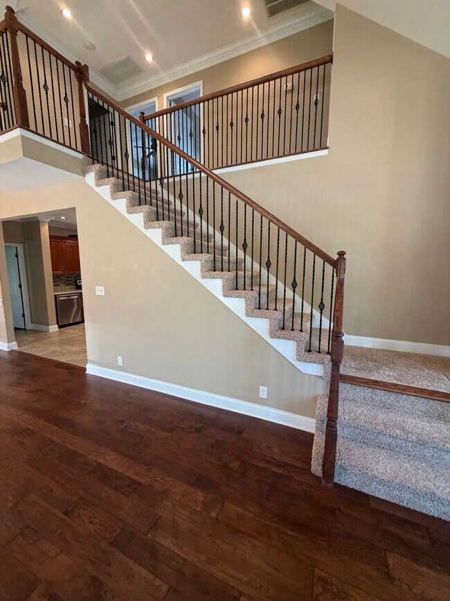 Building Photo - 266 Turnberry Circle