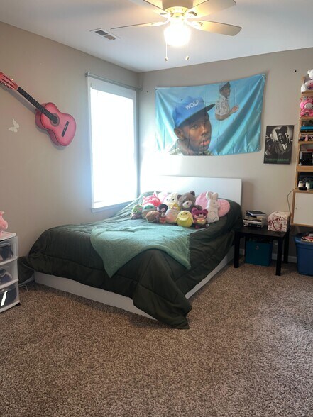 Room 2 - 109 Lyman Lake Rd