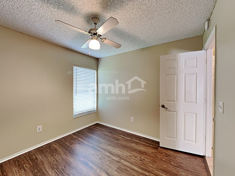 Building Photo - 893 Ferry Landing Ln