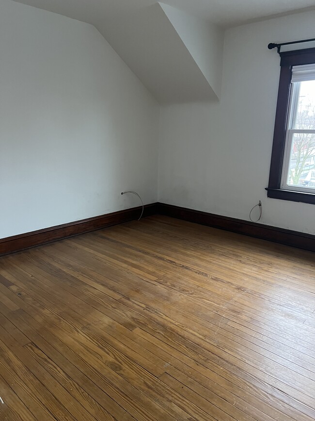 Building Photo - 1895 W 54th St
