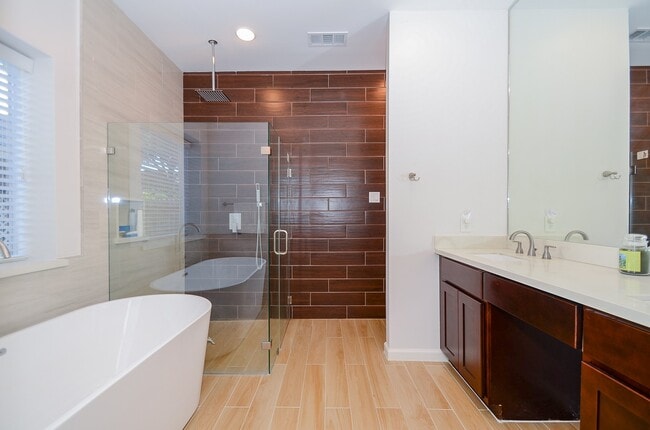 Building Photo - 2339 Bent River Dr