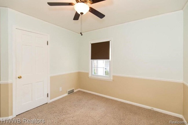 Building Photo - 1899 Hunt Club Dr