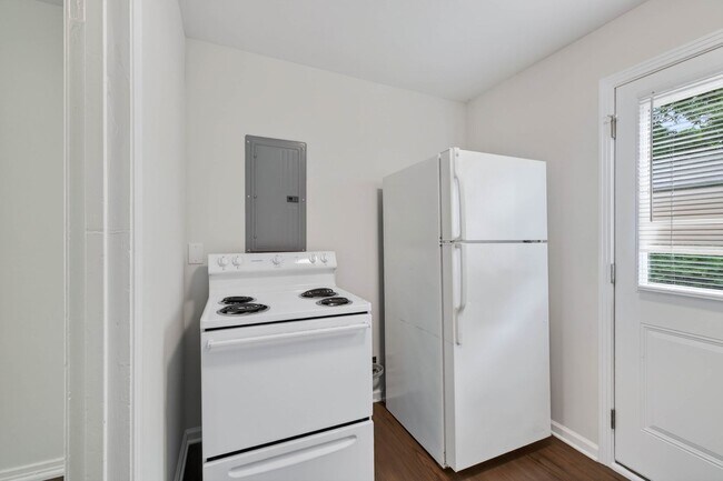 Building Photo - 1316 Sunnyview Dr