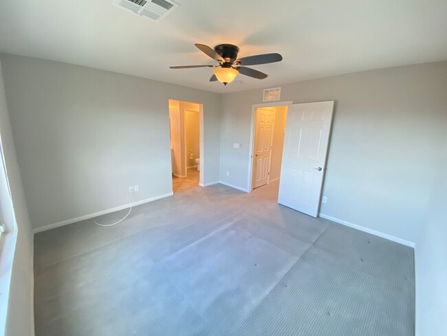 Building Photo - Gorgeous 3Bed/4Bath/2Car, 3-Story Townhome nestled in this beautiful Summerlin West Gated Communi...