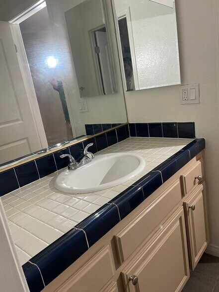 Building Photo - 5039 E Ocean Blvd