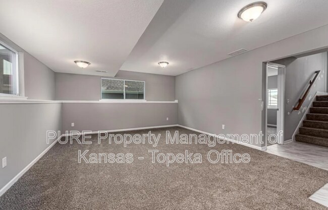 Building Photo - 4766 Lakecrest Dr