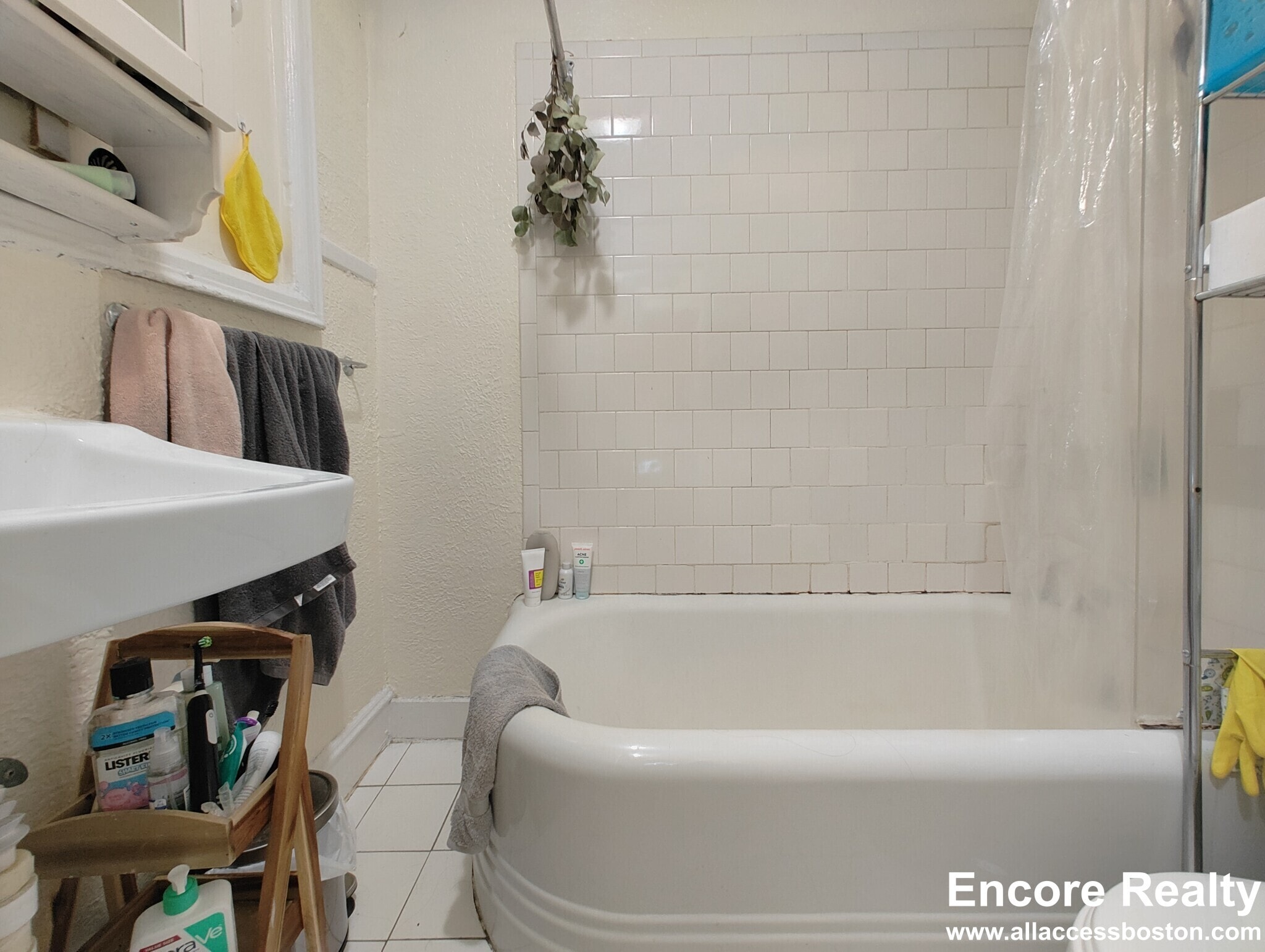 Building Photo - 93 West Cedar St