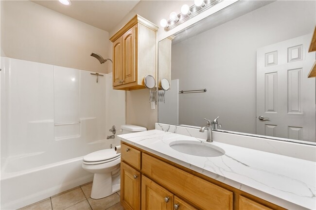 Building Photo - 4303 W Olive St