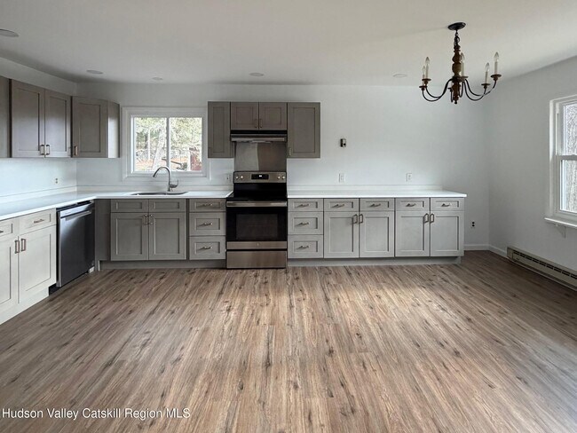 Building Photo - 13 Heyden Rd