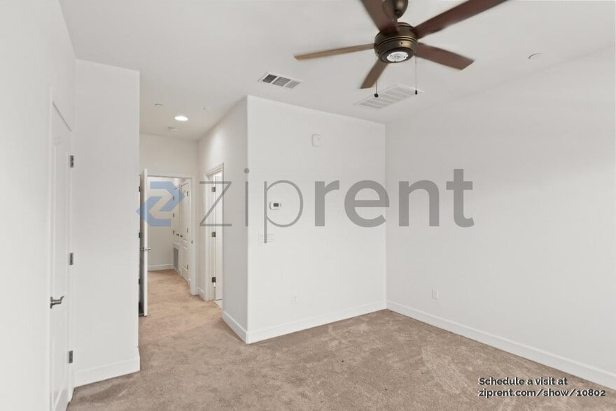 Building Photo - 5533 Great Oaks Pky