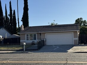 Building Photo - 1945 Lincoln Blvd