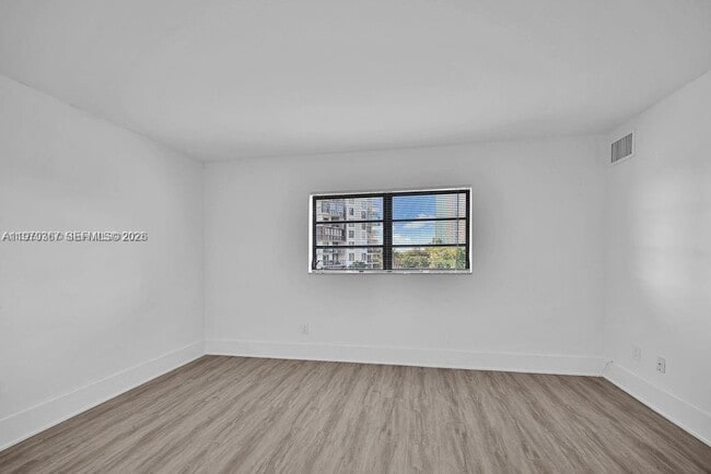 Building Photo - 2201 Brickell Ave