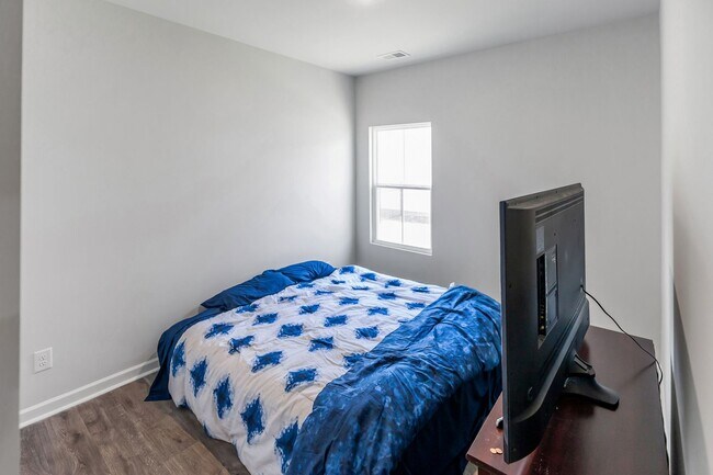 Building Photo - 168 Bottlebrush Dr
