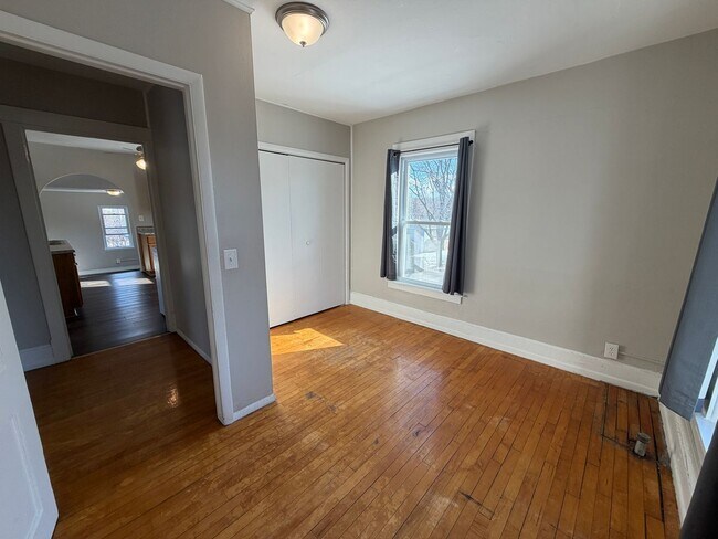 Building Photo - 1865 Fisher St