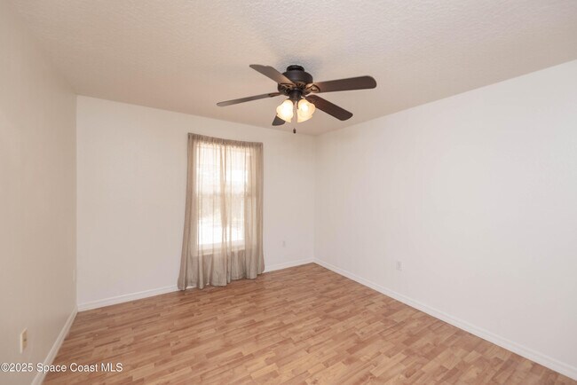 Building Photo - 6121 Corning Rd
