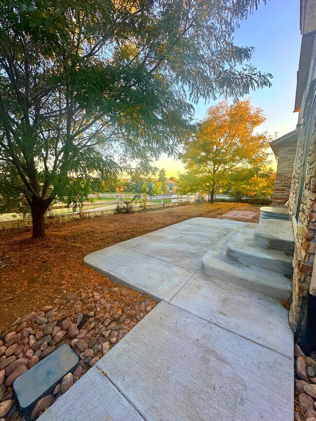 Building Photo - 20600 E Dartmouth Dr