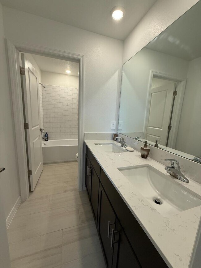 Building Photo - 3605 Great Pk Ct
