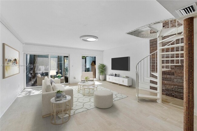 Primary Photo - 517 NE 38th St