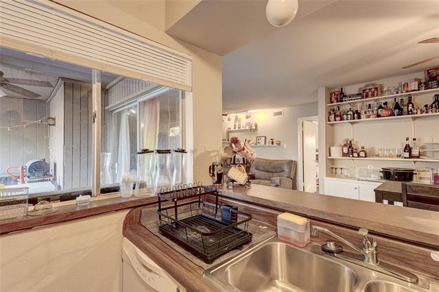 Building Photo - 5150 Amesbury Dr