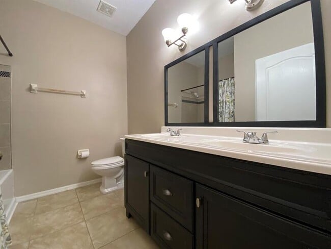 Building Photo - 11273 Moonshine Creek Cir