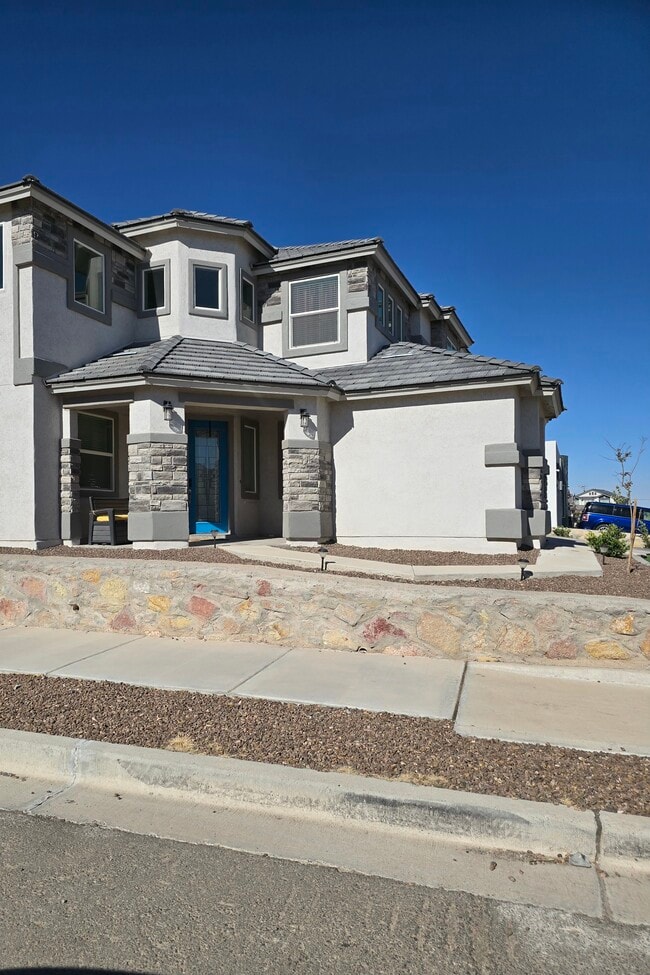 Building Photo - 12463 Pleasant Crest