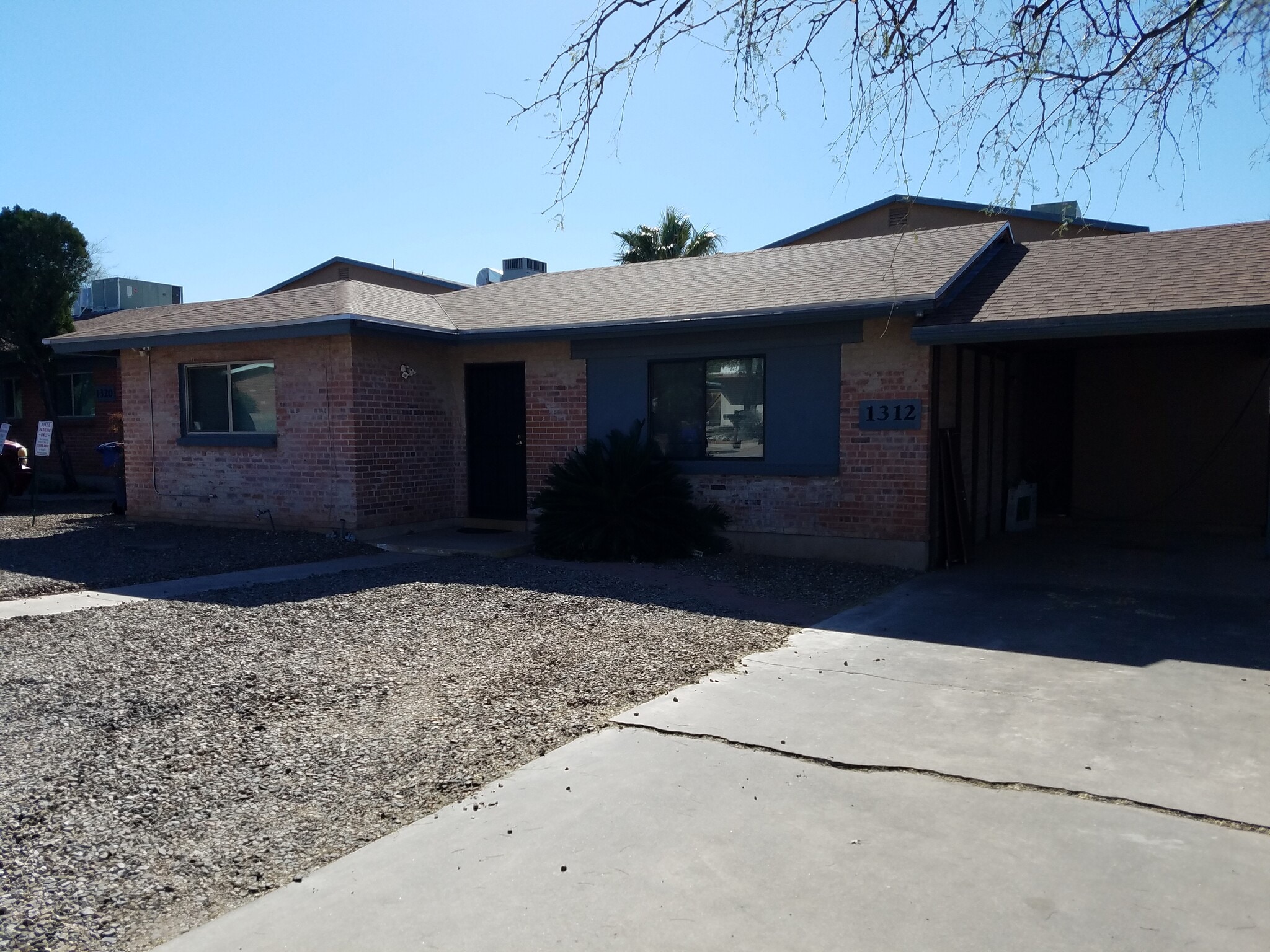 Unit #1 Entry only - 1312 E Adams St