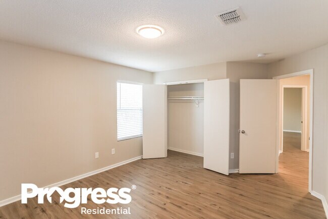 Building Photo - 8764 Stonebriar Ln
