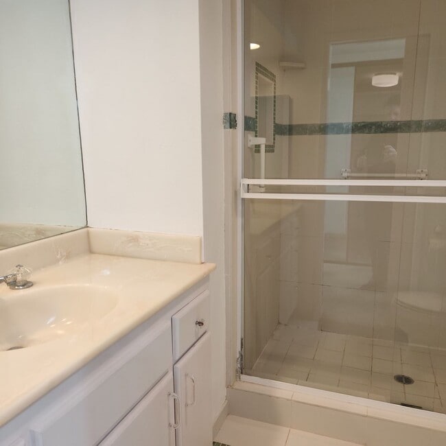 Building Photo - Mission Bay (Sail Bay) Crown Point 2bed 2bath 1625 sqft, Water View