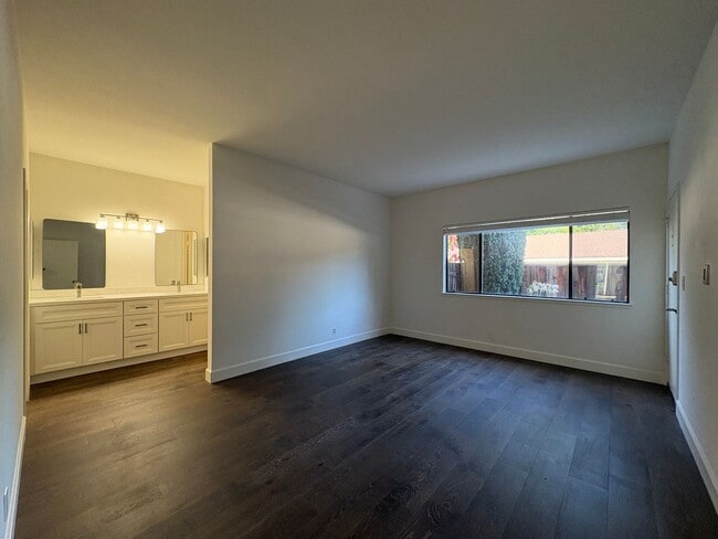 Building Photo - 50 Horgan Ave