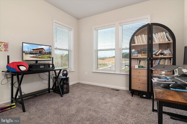 Building Photo - 3351 Pitch Pine Dr