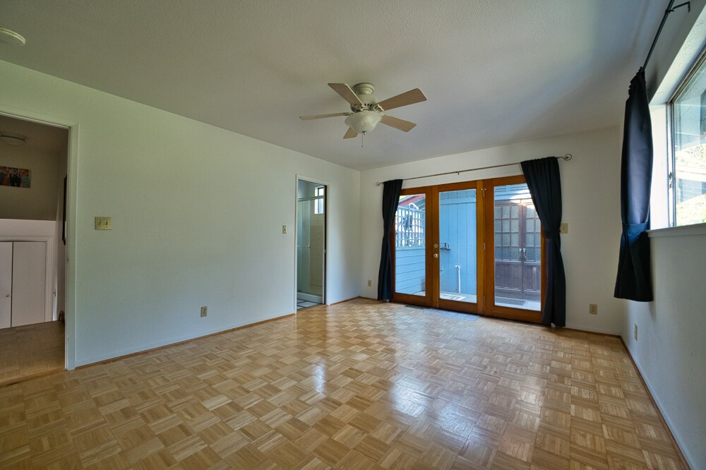 Building Photo - 945 Midpine Way