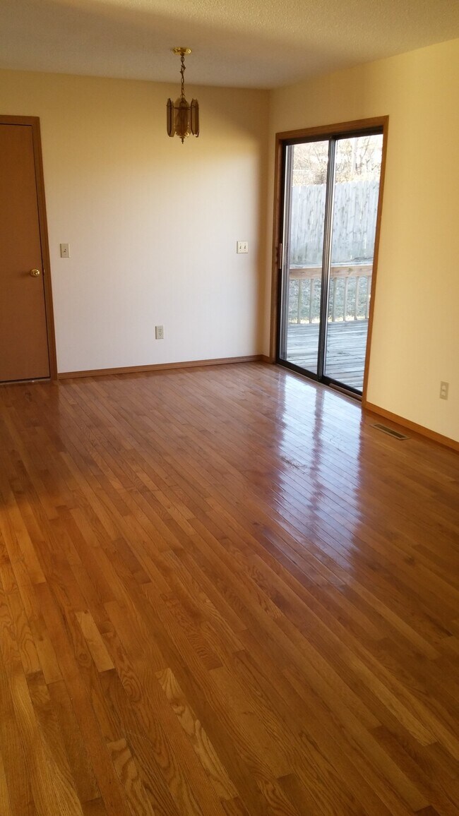 Building Photo - 5705 S Franklin Ave