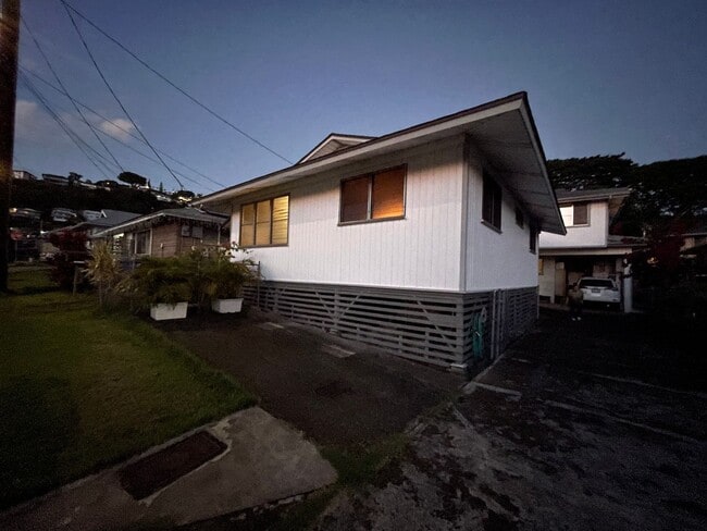 Building Photo - 212 Pakohana St