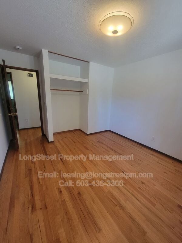 Building Photo - 14625 NE Knott Ct