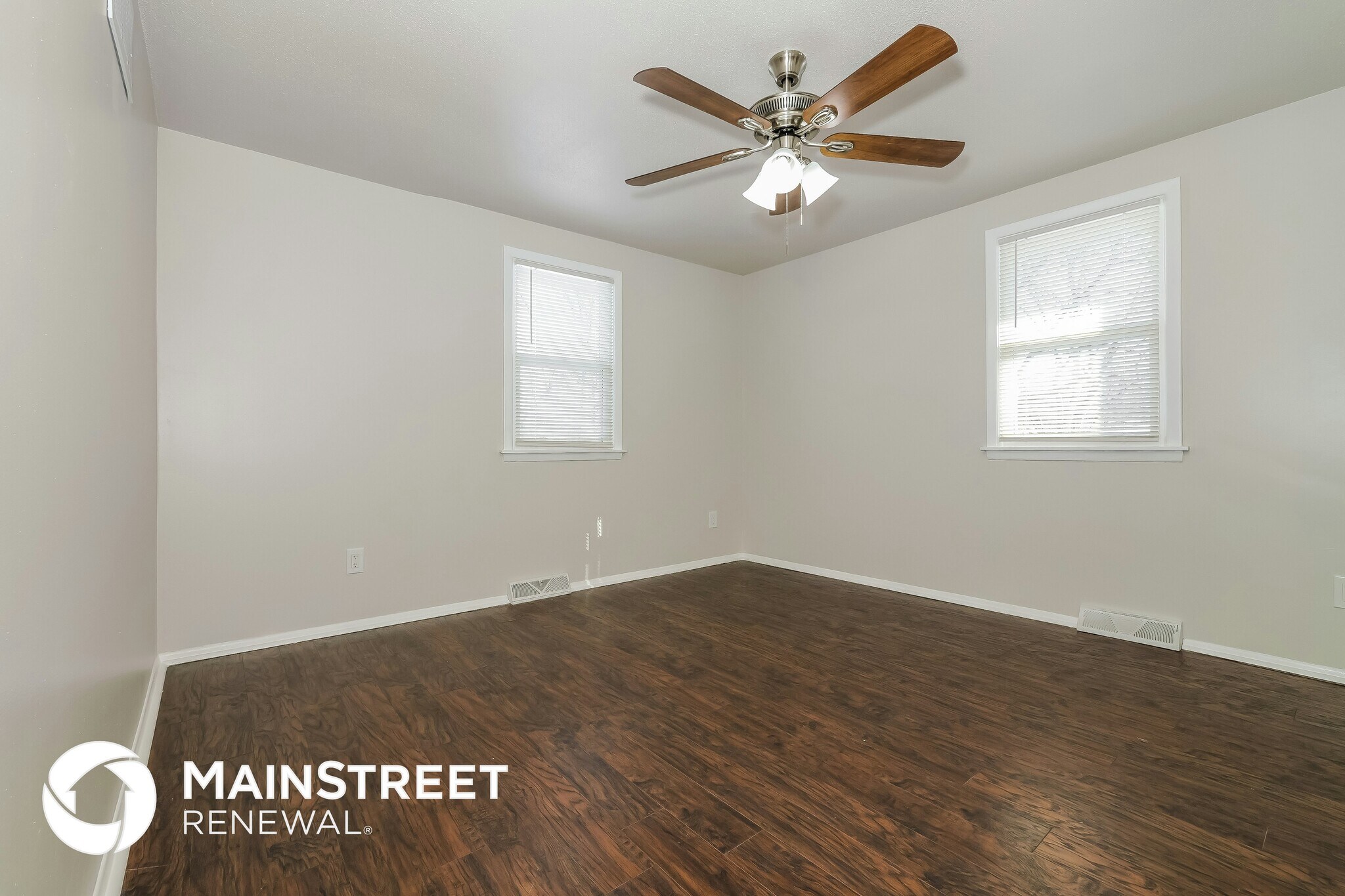 Building Photo - 11515 N Charlotte St