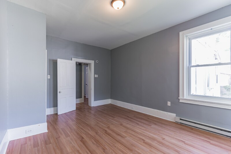 Building Photo - 1 Sharon Ave