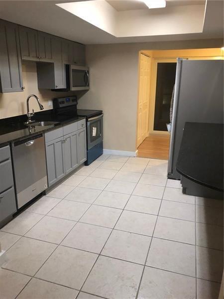 Building Photo - 3200 NE 13th Ave